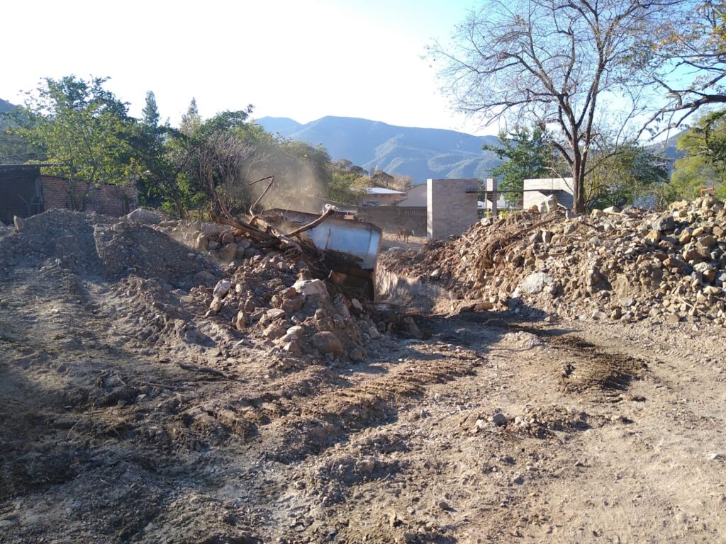 Se sigue con desazolve de cuencas y arroyos dañados por el desastre natural causado el 3 de septiembre